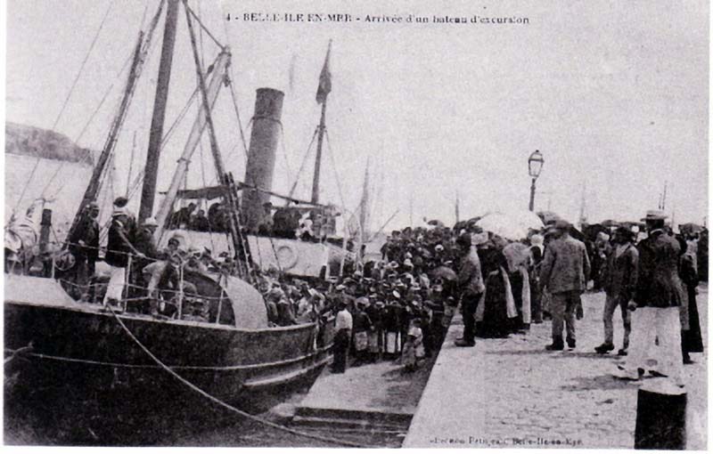 Histoire des phares du Morbihan : le phare des Poulains à Belle-Île-en-Mer